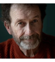 Szájában hamu, cipőjében homok