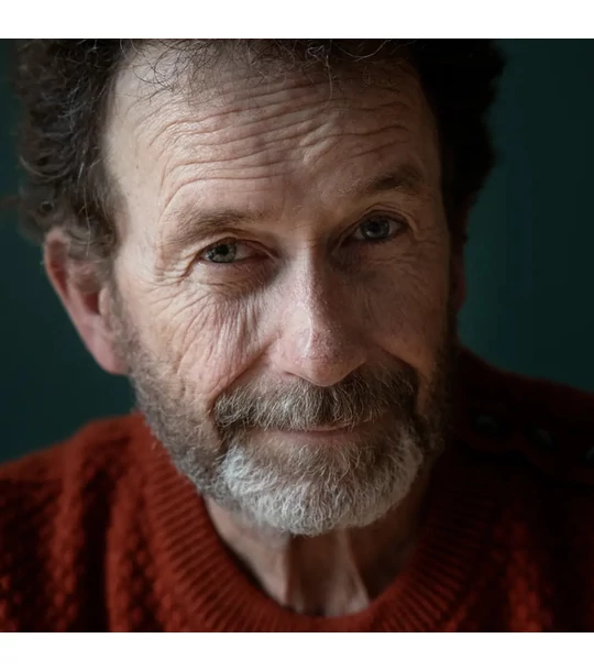 Szájában hamu, cipőjében homok